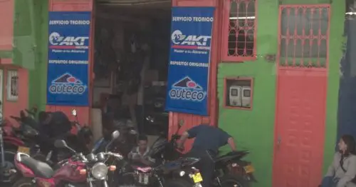 TALLER MOTOS Y REPUESTOS TALLER MOTOS Y REPUESTOS